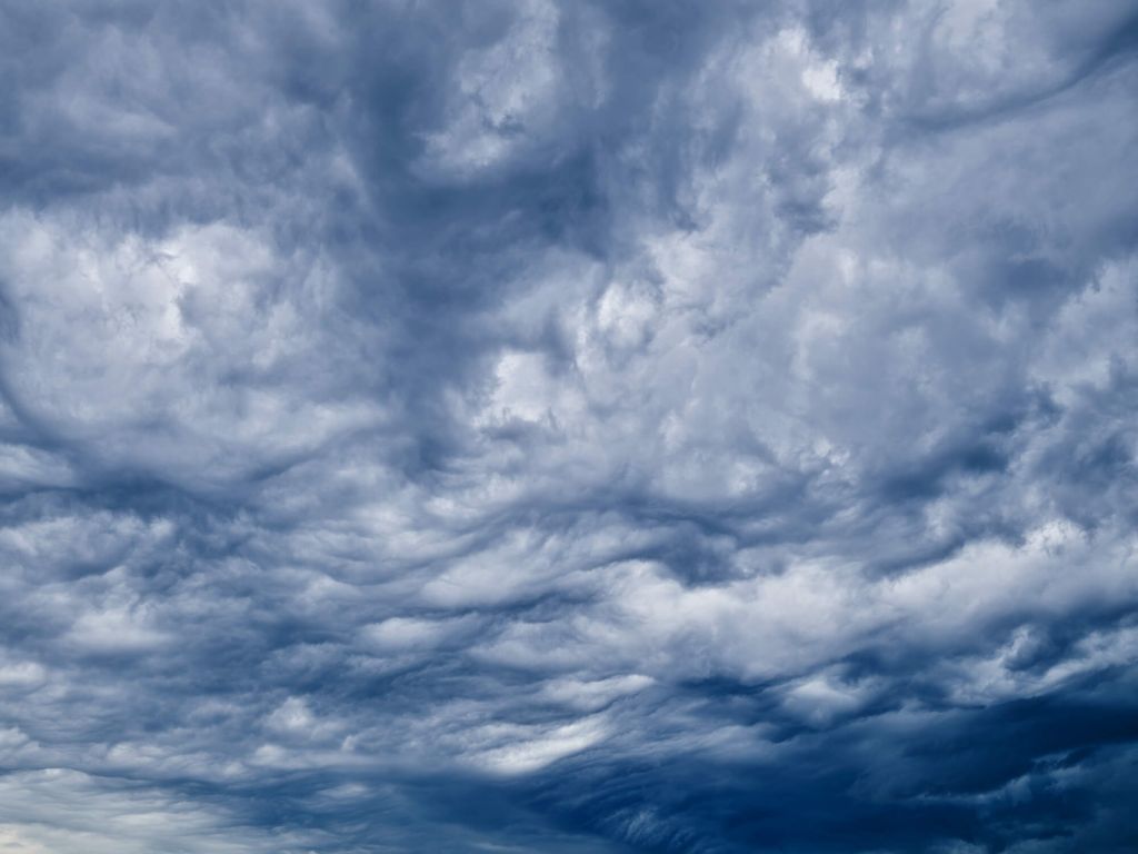 Nuages rouillés