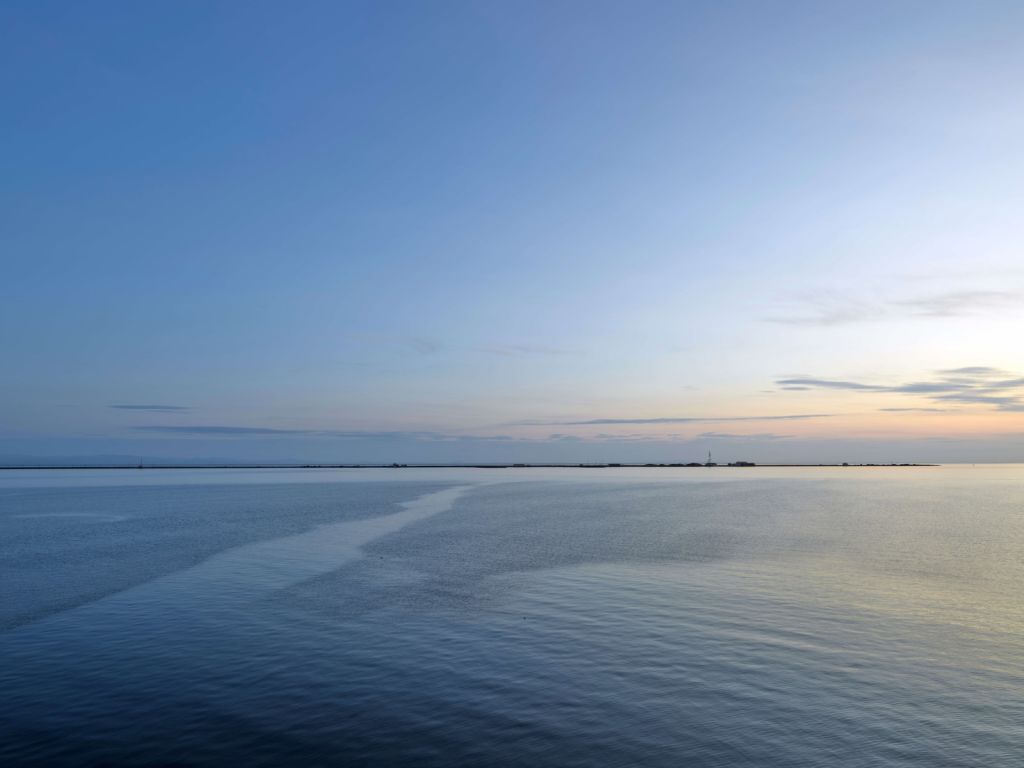 Mer et lever du soleil