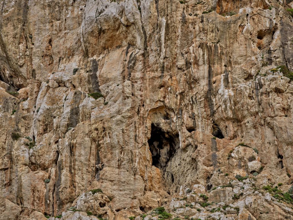 Grotte dans un rocher