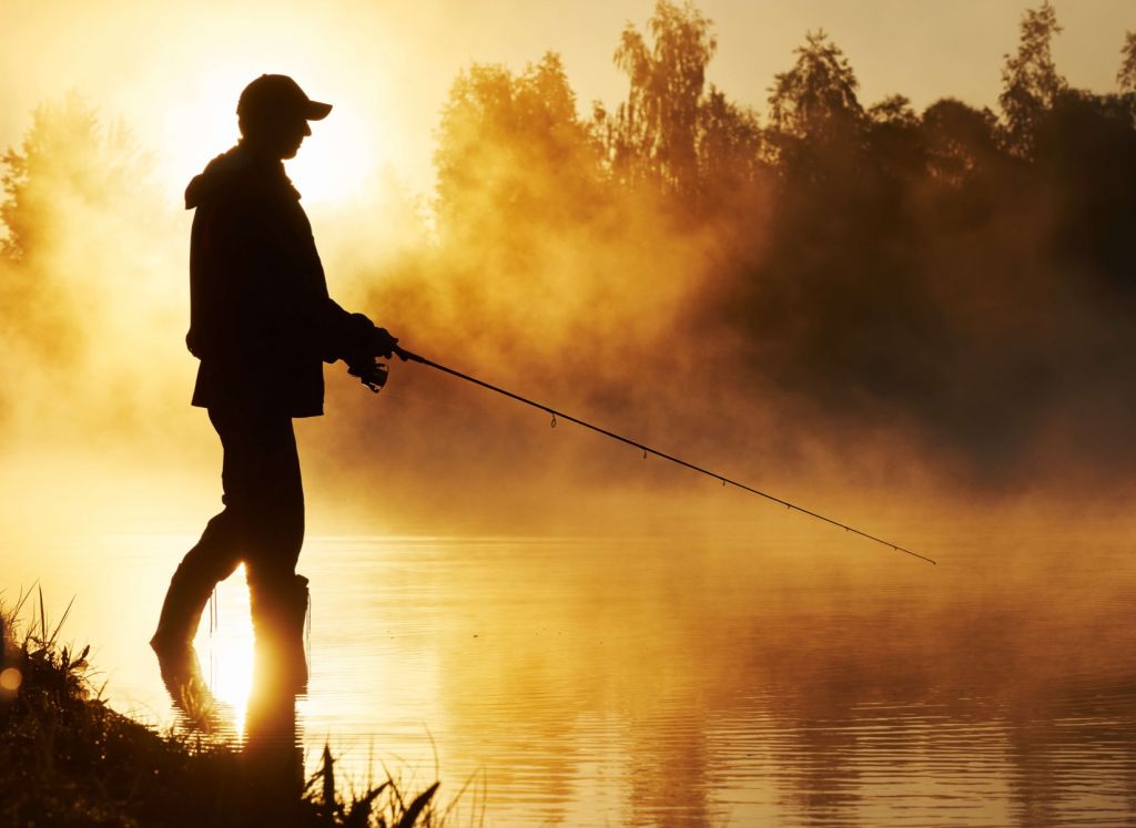 Pêcheur au lever du soleil