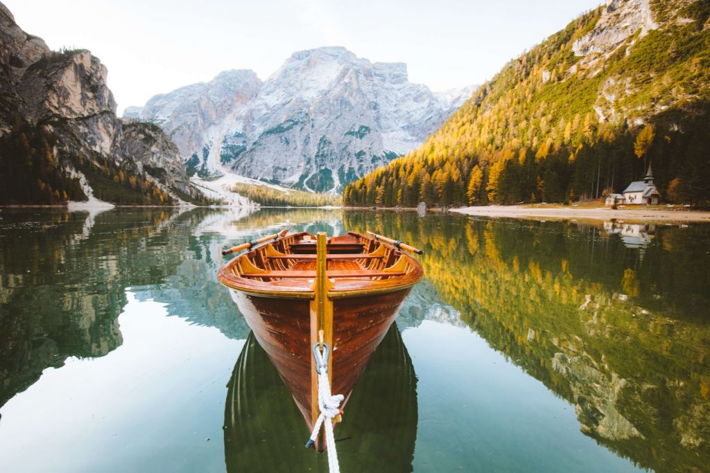 Bateau à rames sur le lac