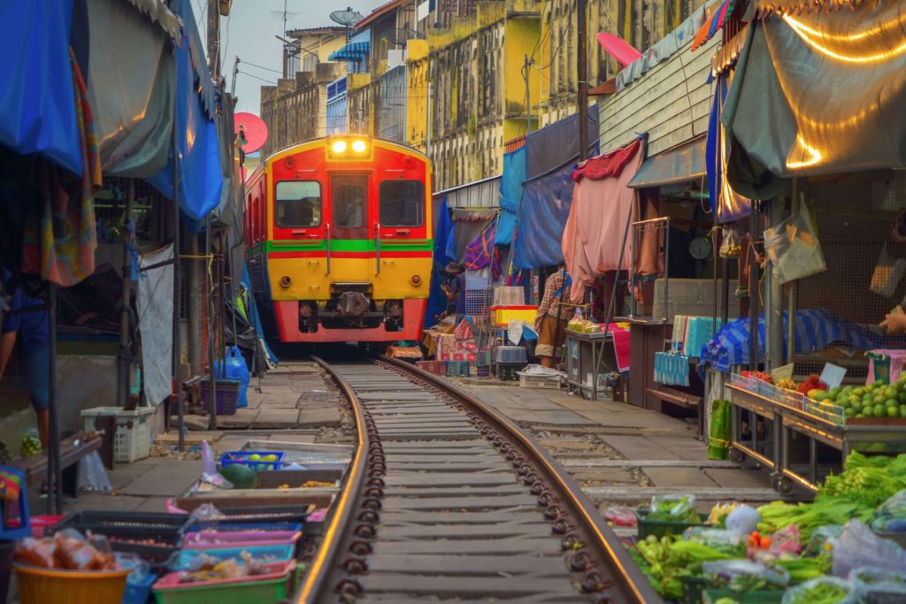 Train sur le marché