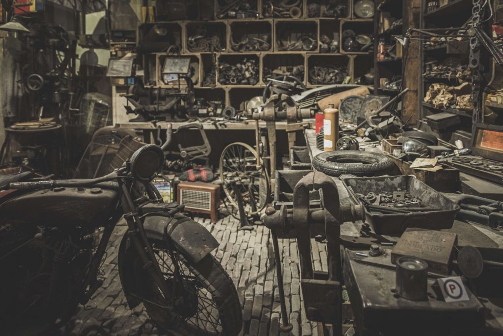 Atelier de moteurs anciens