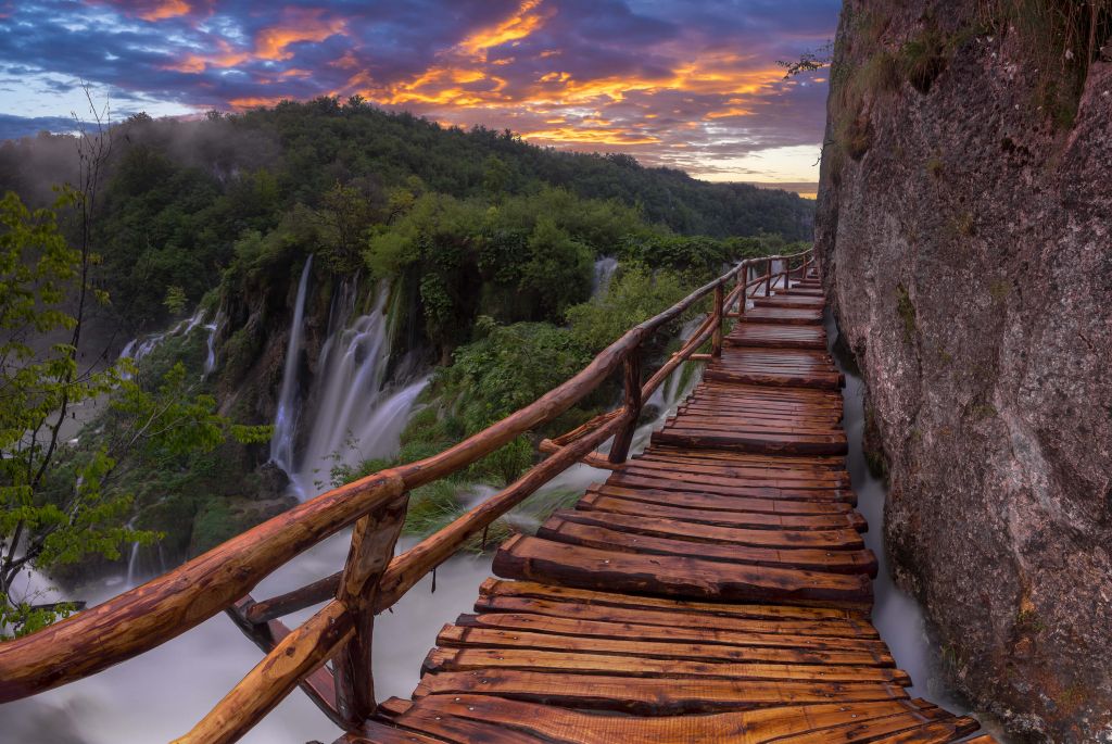 Pont avec coucher de soleil