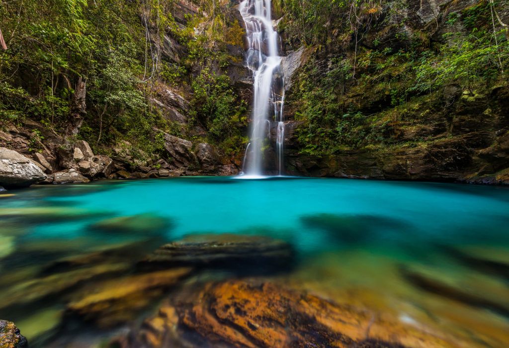 Chute d'eau turquoise