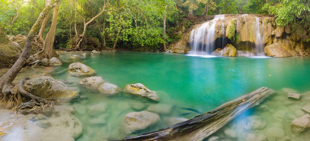 Belle chute d'eau en Thaïlande