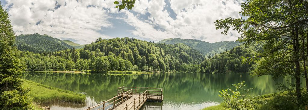 Lac et jetée