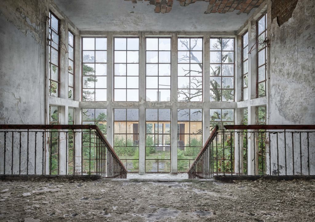 Escalier dans un bâtiment abandonné