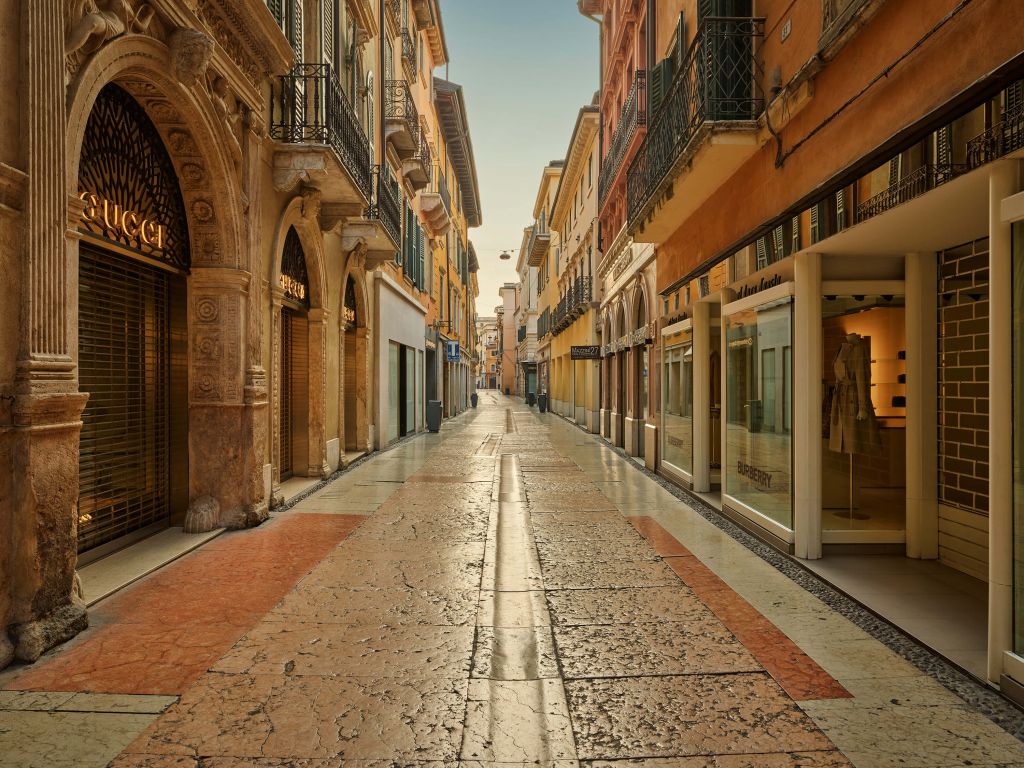 Rue commerçante en Italie