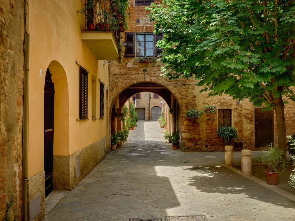 Belle rue à arcades