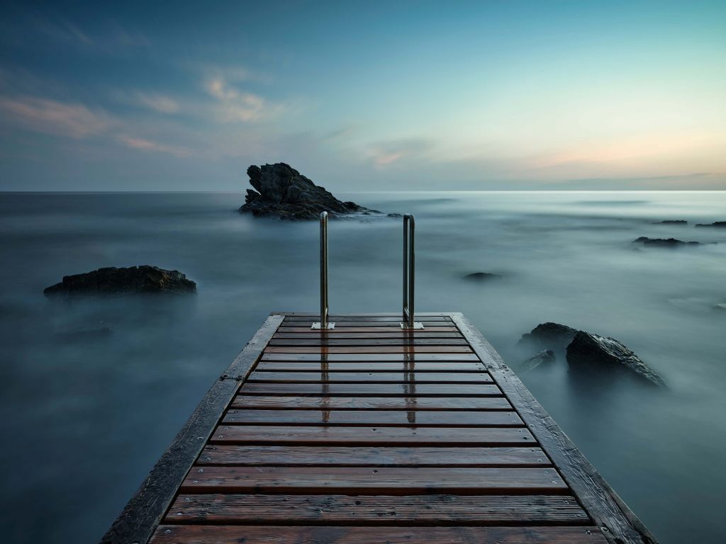 Jetée en bois sur la côte