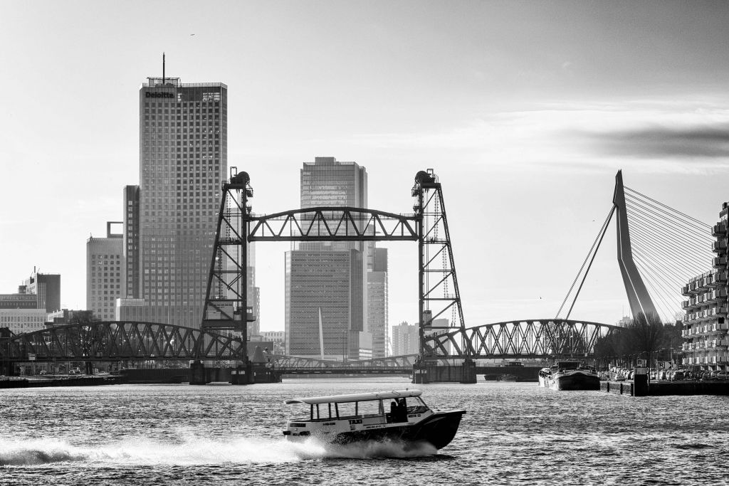 3 Rotterdamse bruggen in zwart wit. (NL)