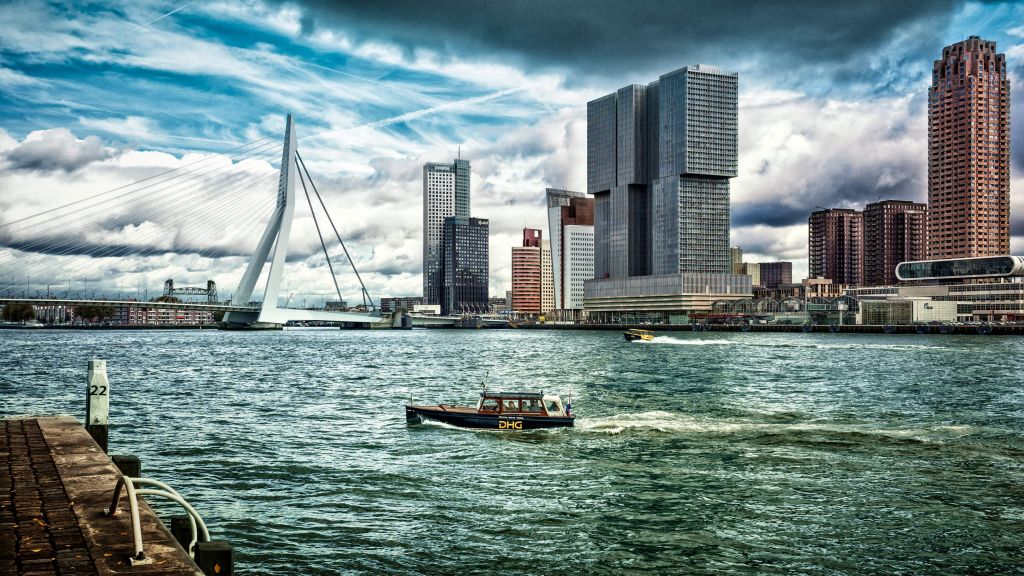 Skyline' Rotterdam avec vue sur le Kop van Zuid en couleur 