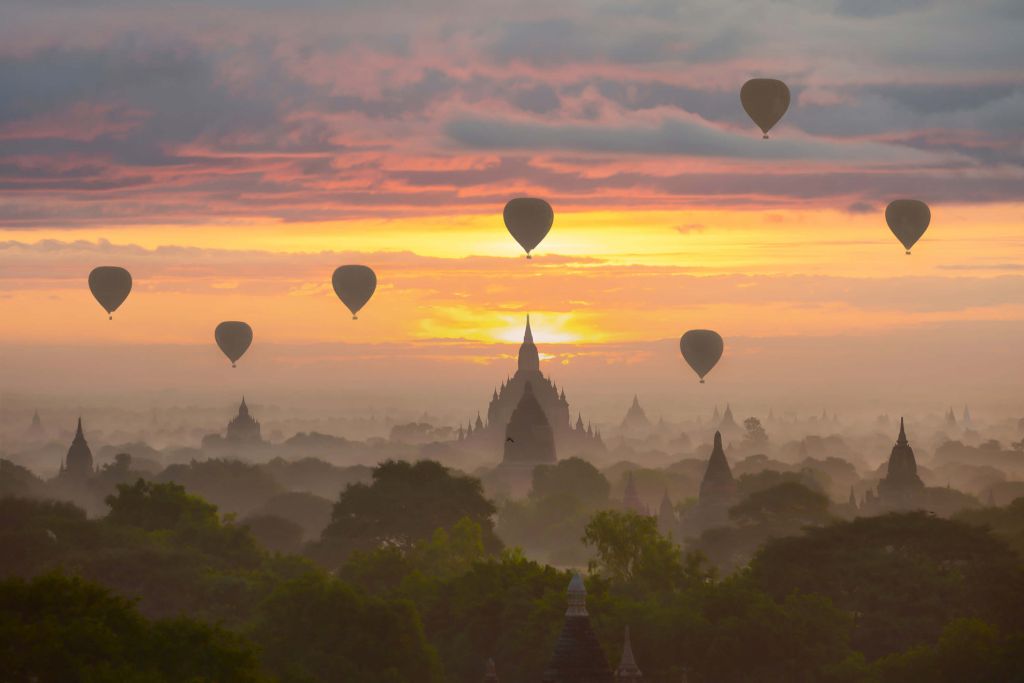 Bagan balloons flying over the ancient temples