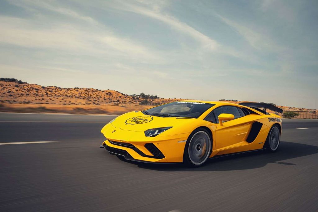 Lamborghini Aventador en action