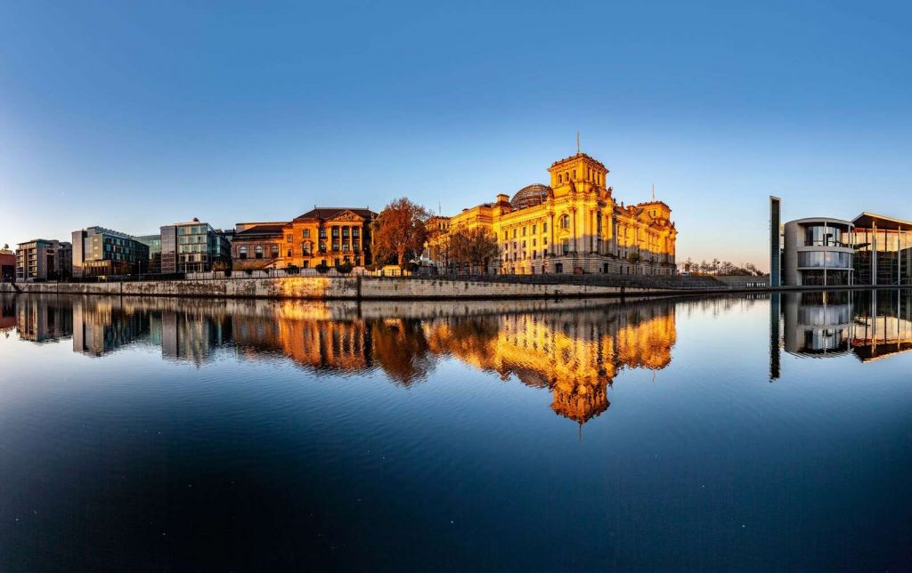 Lueur du matin au Reichstag de Berlin