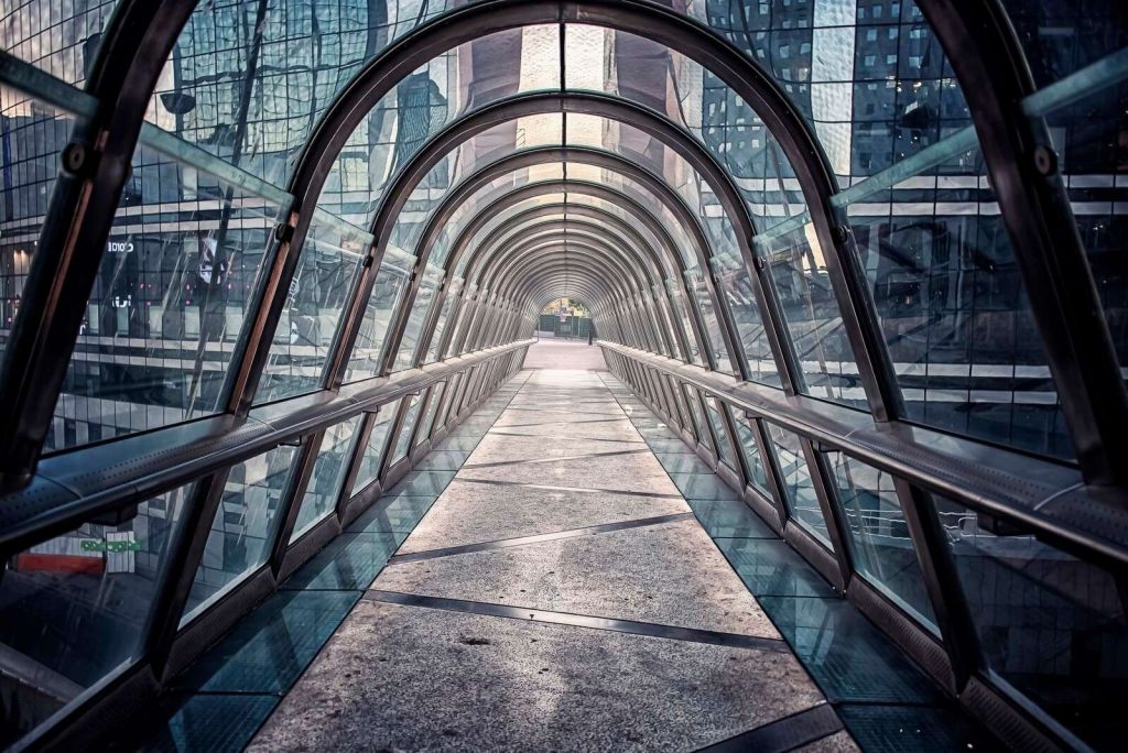 galerie vitrée entre les tours urbaines