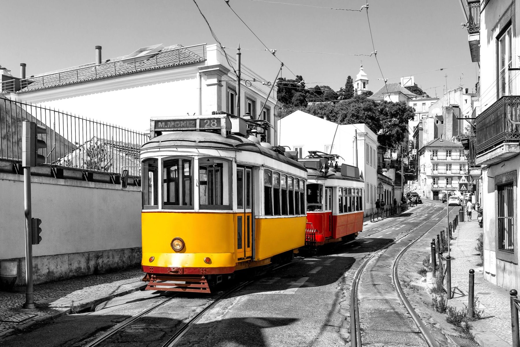 Tram jaune et rouge
