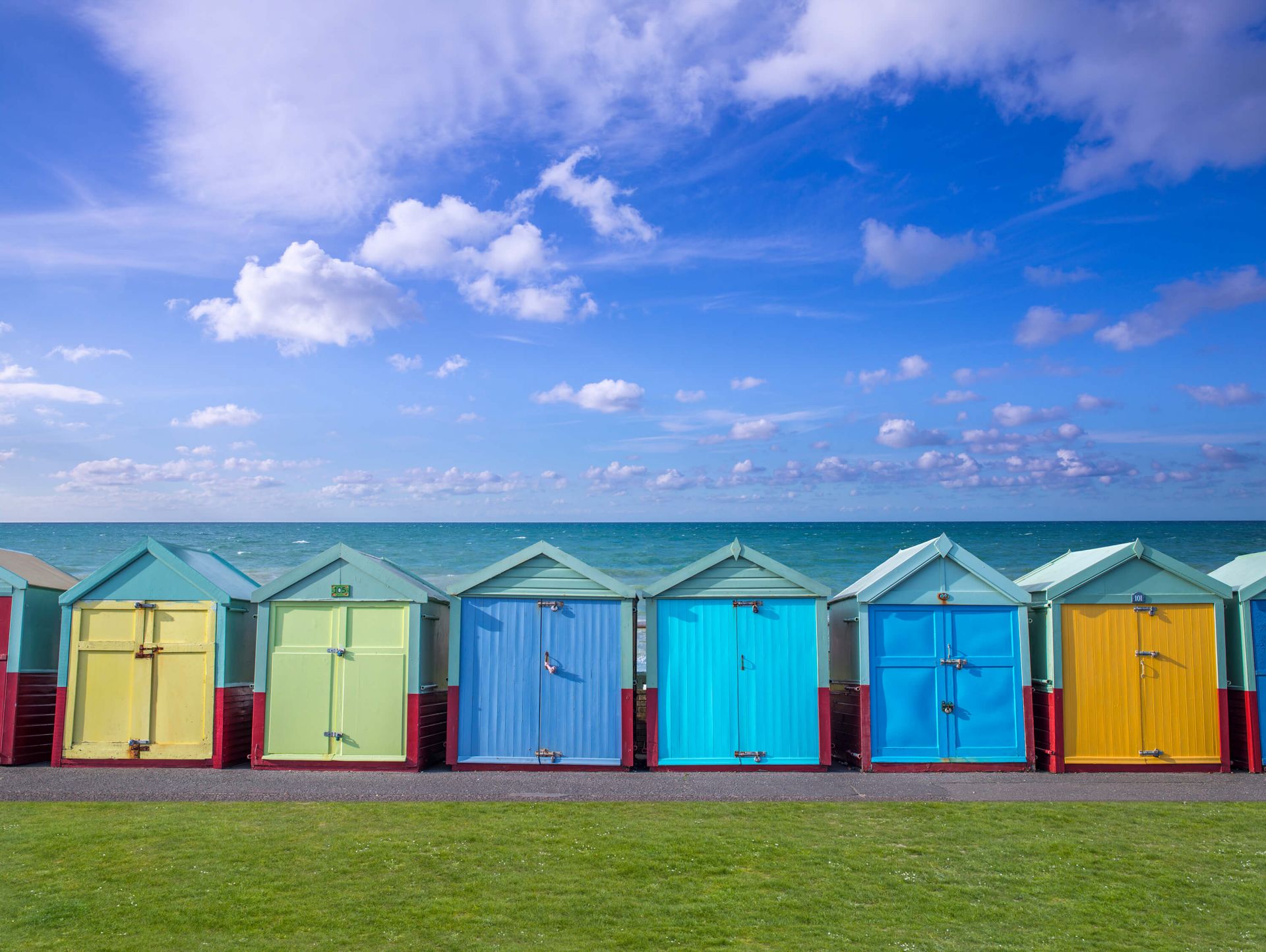 Maisons de plage colorées