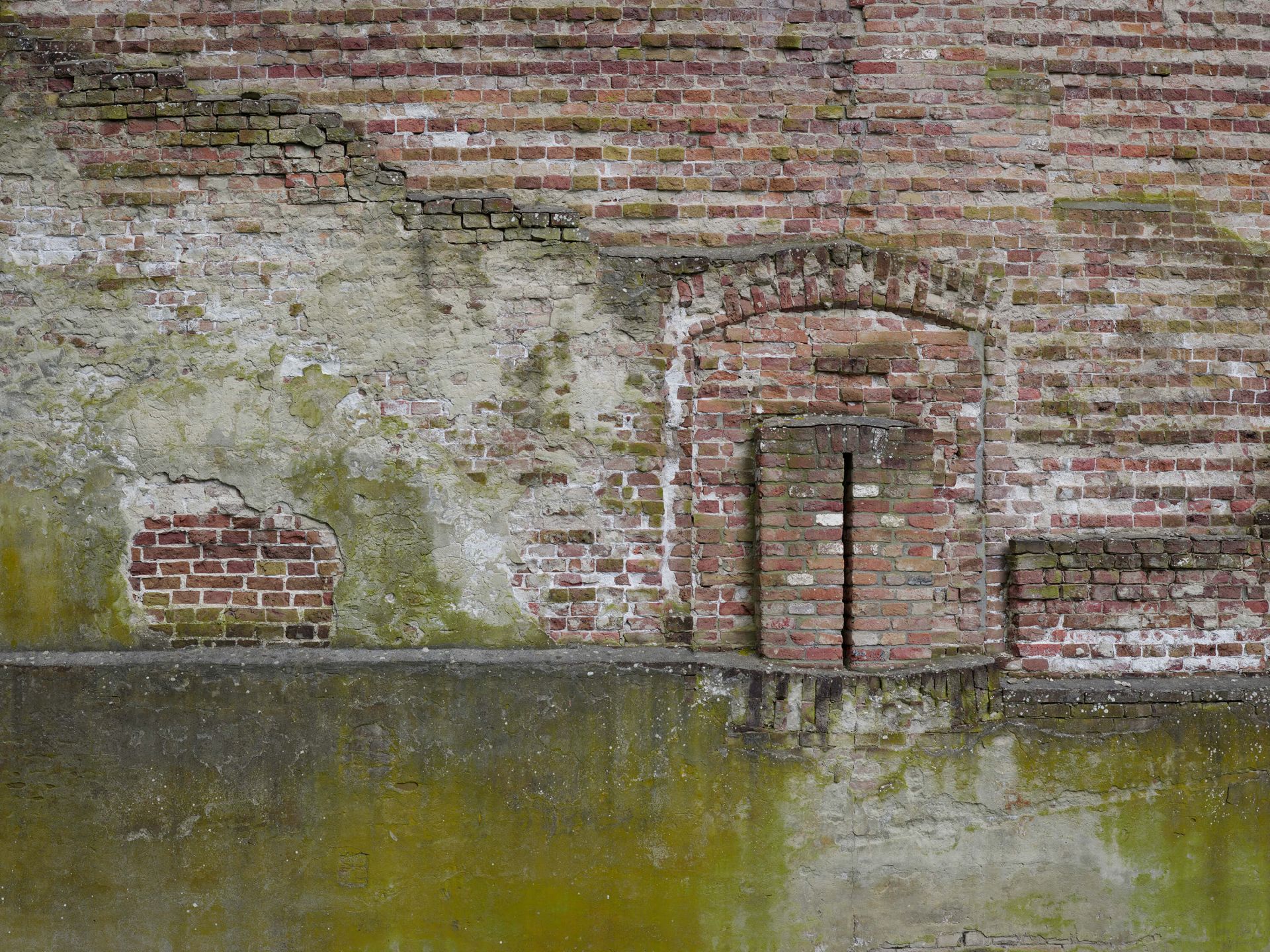 Ancien mur restauré main product photo