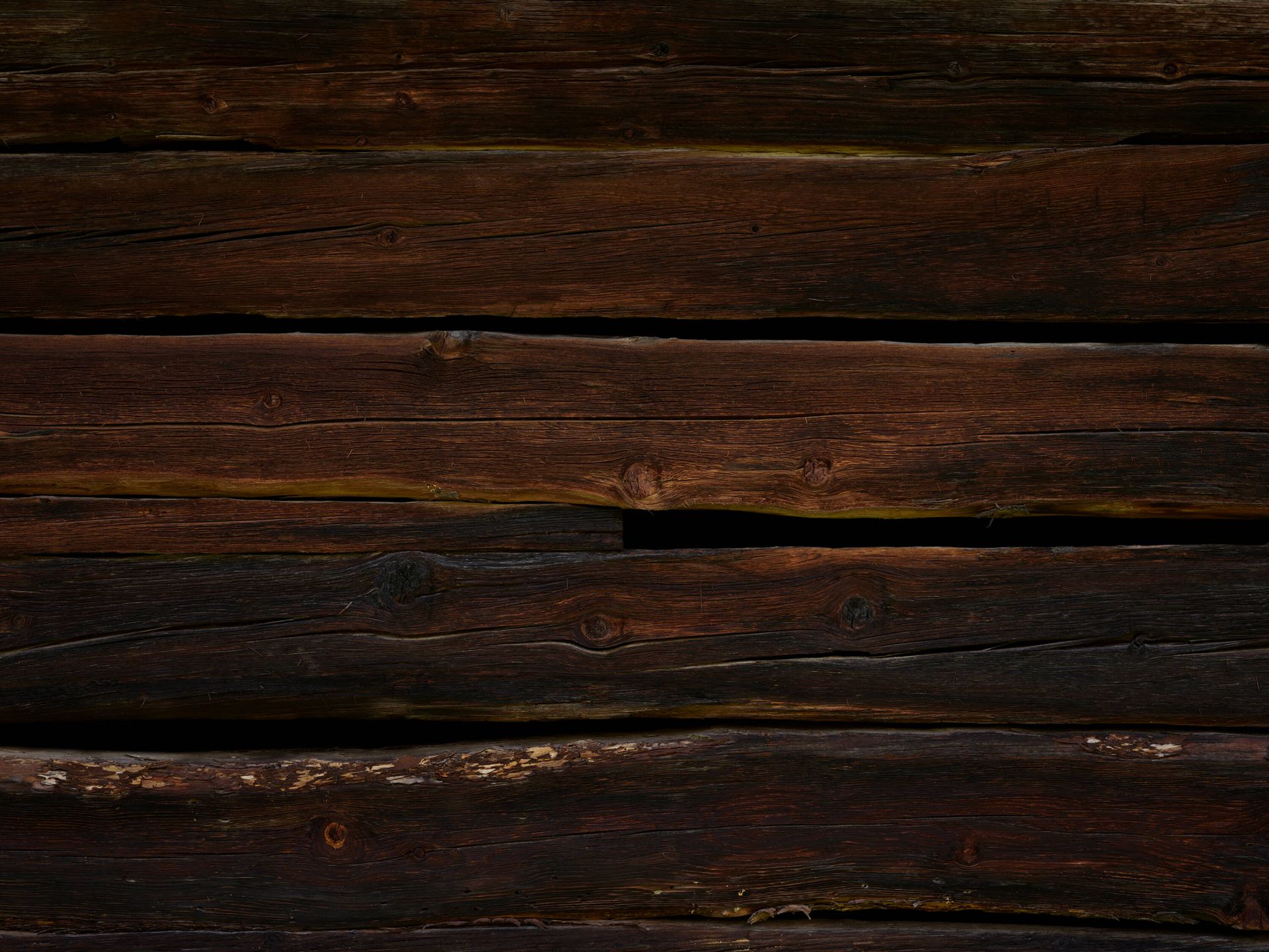 Bois ancien et robuste