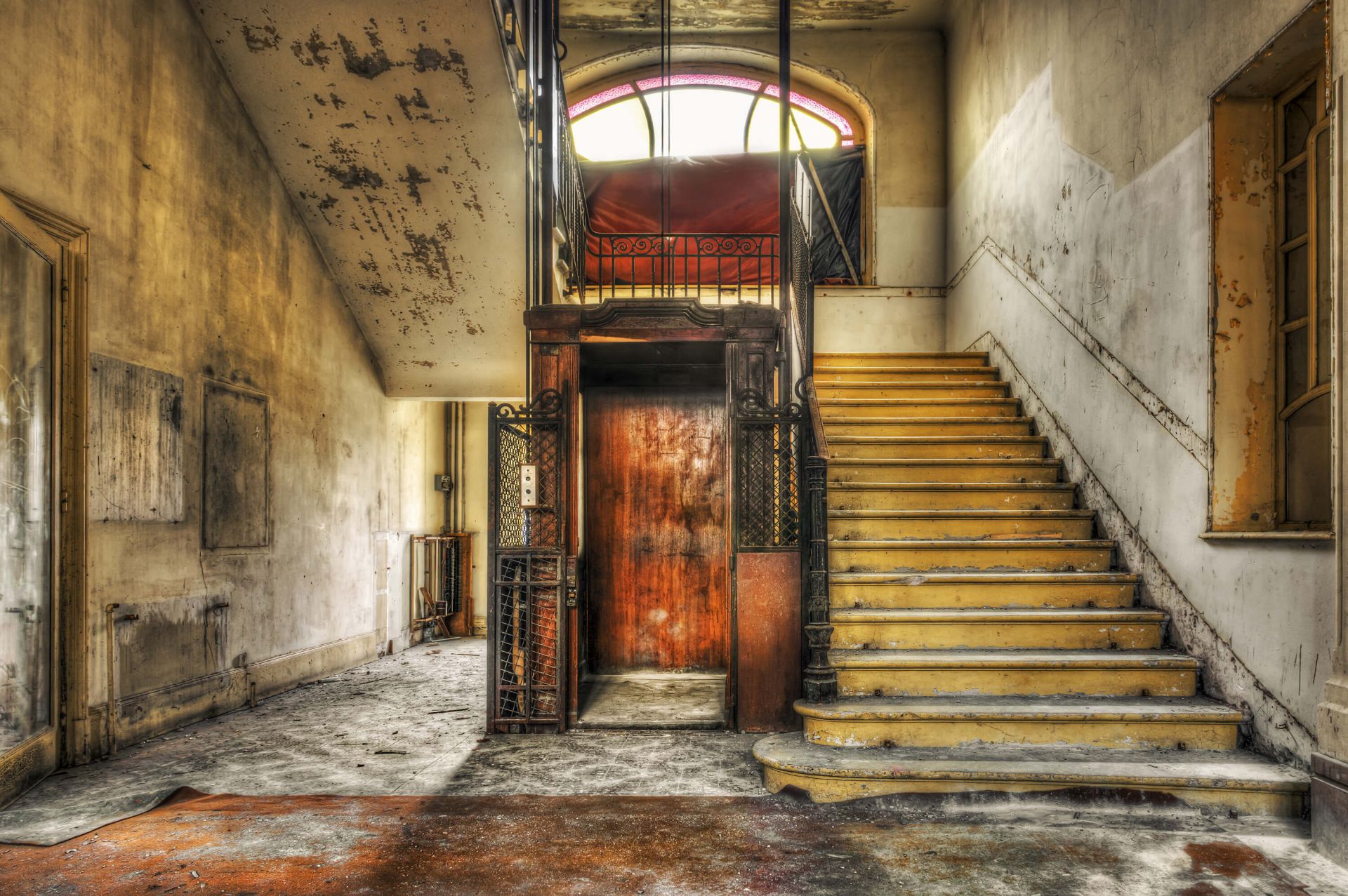 Hall d'hôtel abandonné Hall d'hôtel abandonné