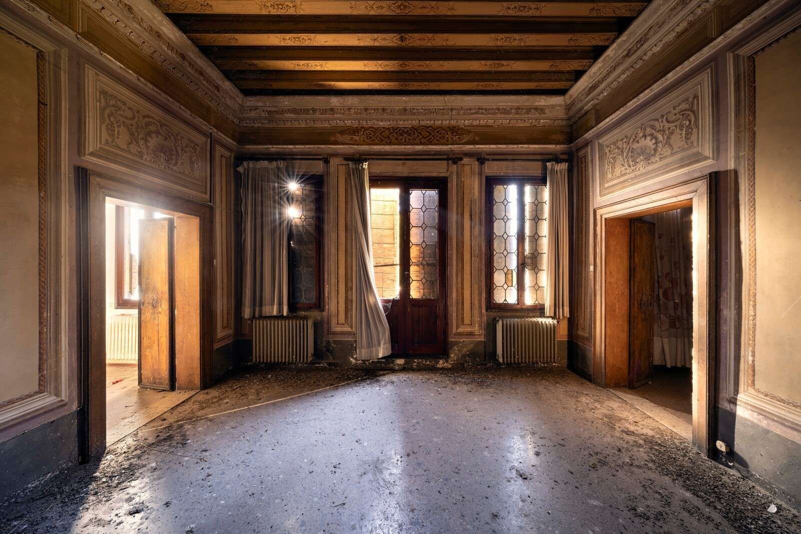 Palais en ruines abandonné